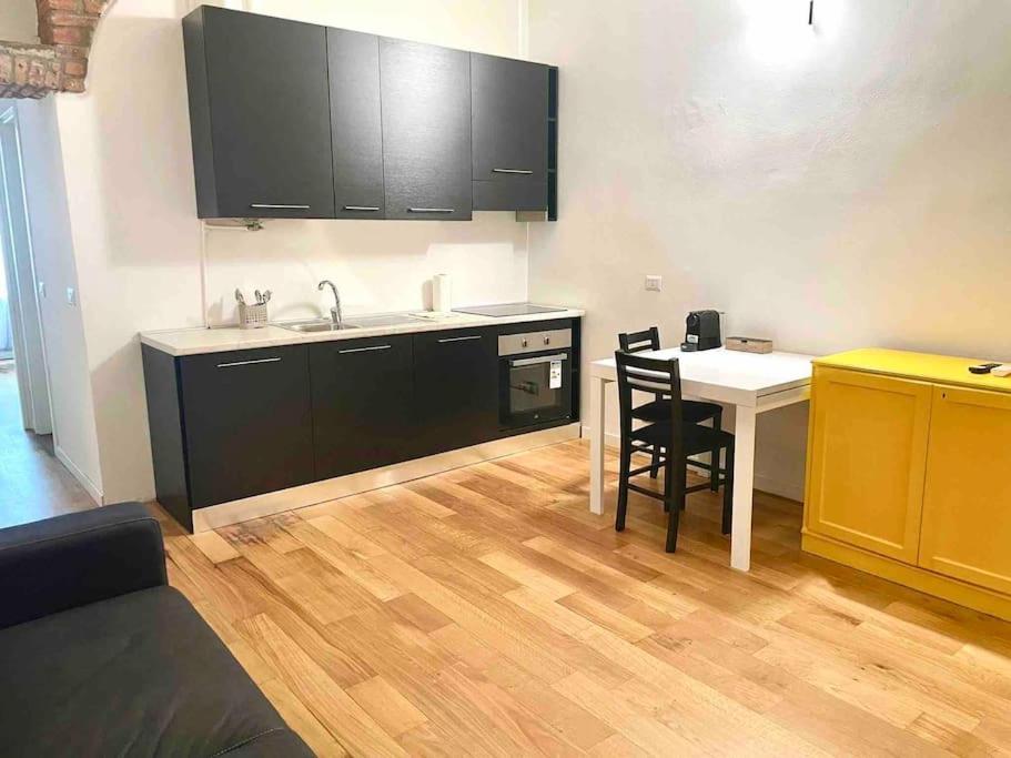 Isola - Garibaldi Lovely Apt. With Netflix And Wifi Mailand Exterior foto