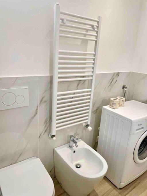 Isola - Garibaldi Lovely Apt. With Netflix And Wifi Mailand Exterior foto